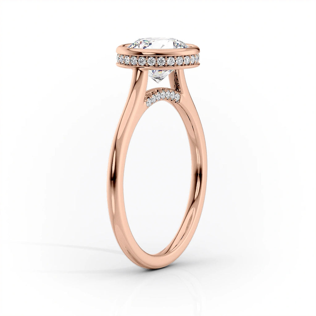 oval Halo Diamond Engagement Ring in 18K Yellow Gold