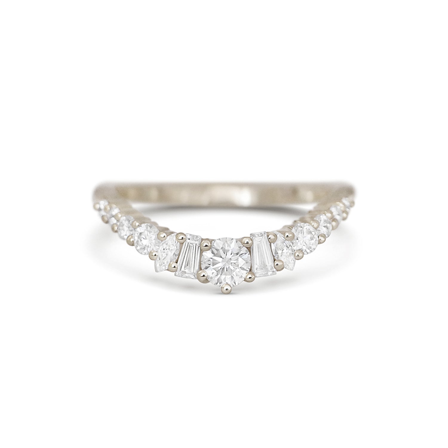 Round Diamond Curved V-Band Ring