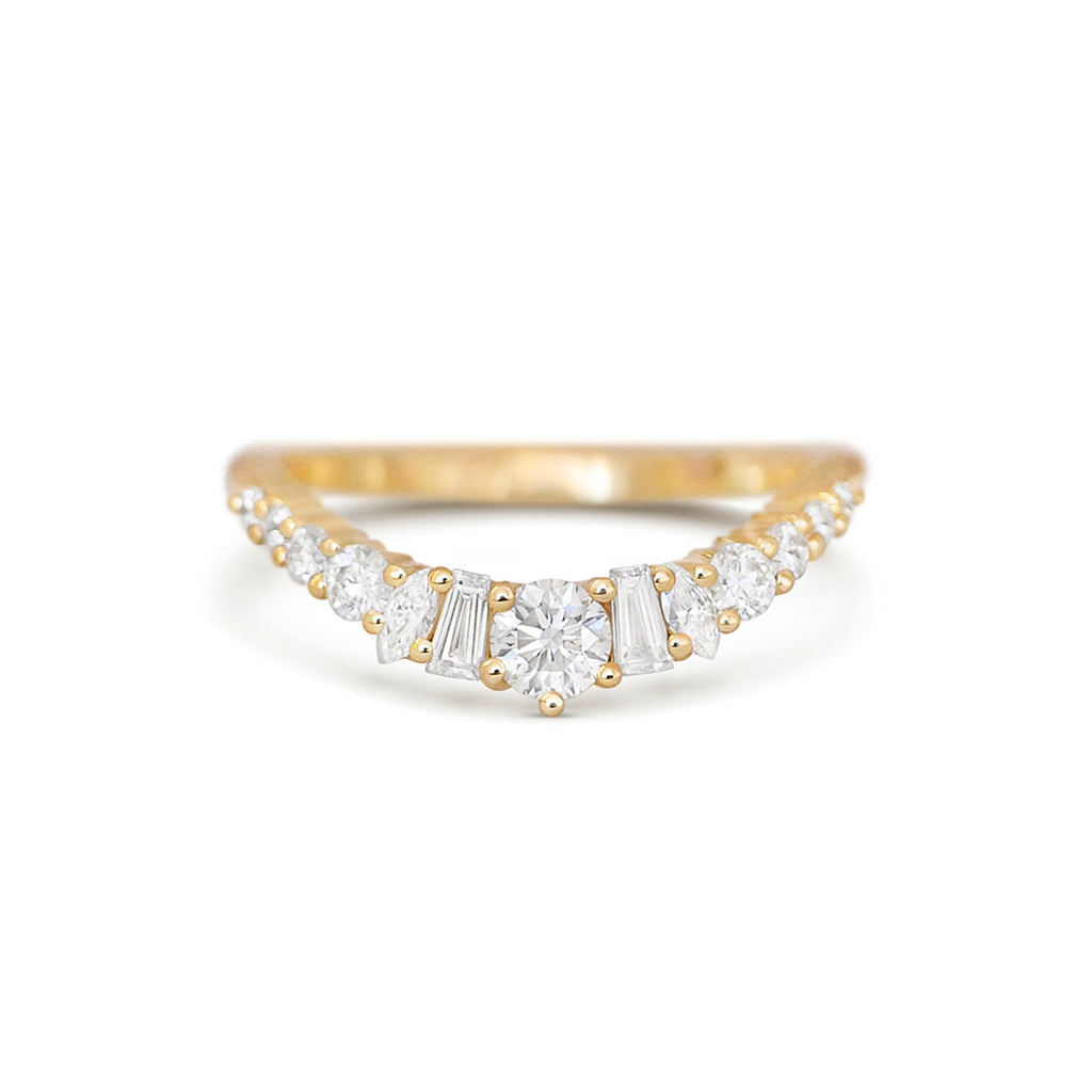 Round Diamond Curved V-Band Ring