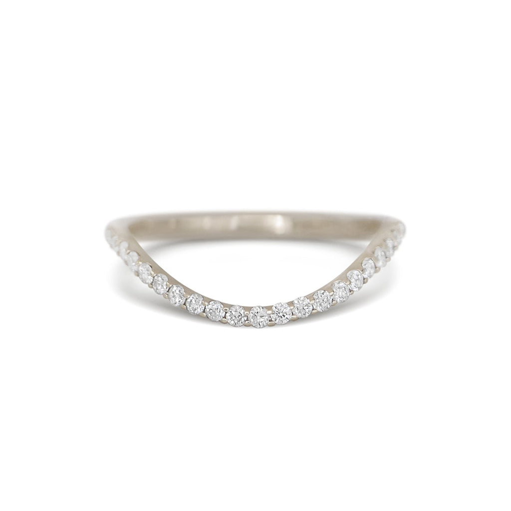 Classic Round Diamond Curved V-Band Ring