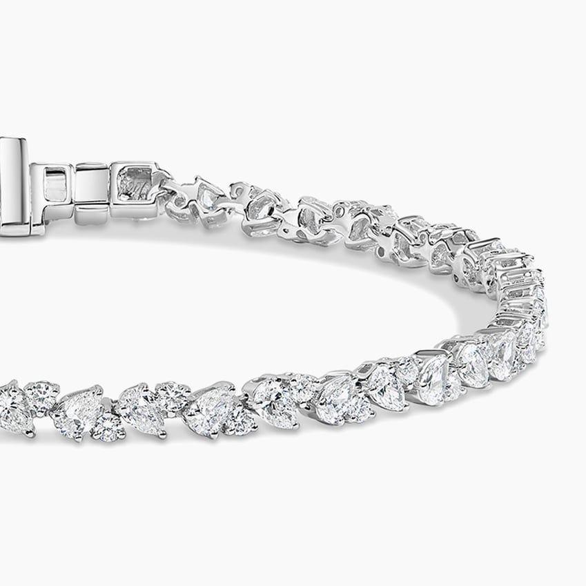 Leaf Motif Diamond Tennis Bracelet in 14K White Gold