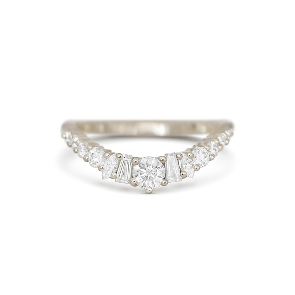 Round Diamond Curved V-Band Ring VENFORA